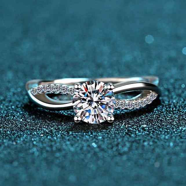 指輪 レディース リング 人工モアサナイト 八心八矢 PT950メッキ サイズ調整可能 結婚 オープンリング 銅素材 幾何学デザイン 高精度加工