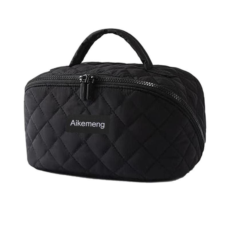 化粧ポーチ レディース 大容量 軽量 キルティング 菱形 手提げ トラベル 収納ケース PUレザー 高級感 上品 持ち運び便利 小物入れ