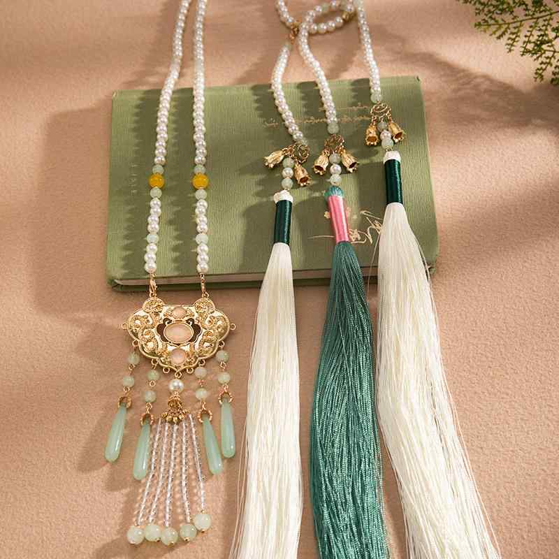 ネックレス レディース 女性用 ハンドメイド フェイクパール 中国風 レトロ 新中式 漢服 馬面スカート 瓔珞 ロング丈 タッセル 吉祥模様 平安ロック 龍鳳モチーフ グリーン ホワイト ビーズチェーン(x2)