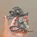 ヘアクリップ レディース 扇形デザイン 高級感 エレガント 上品 大人可愛い まとめ髪 後頭部 ホールド力抜群 カジュアル オフィス デイリー 普段使い おしゃれ ファッション 合金製 春夏 ゴールド ブラック