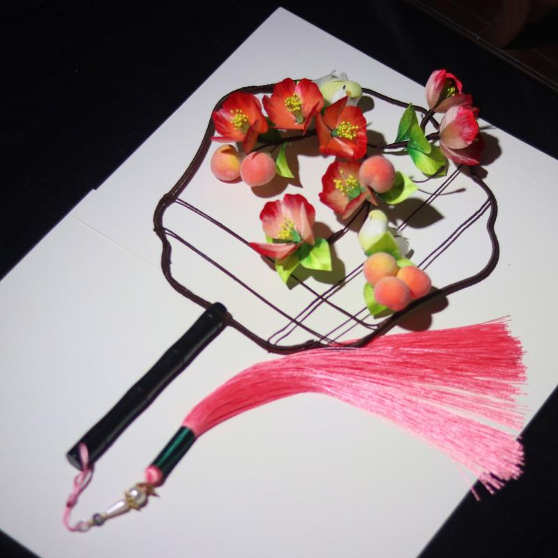 扇子 団扇 絨花 シルク 刺繍 ブライダル 結婚式 中国風 チャイナドレス 漢服 ファッションショー 舞台..