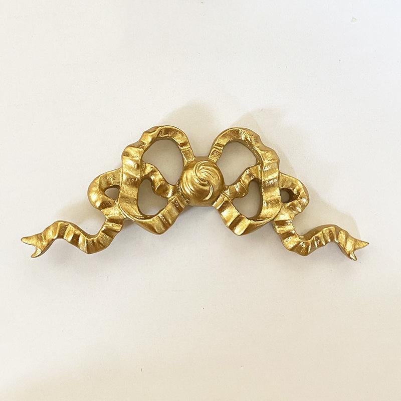 ウォールデコレーション 蝶々結び 樹脂製 欧風 金色 壁掛け フォトフレーム 写真立て 玄関 リビング 寝..