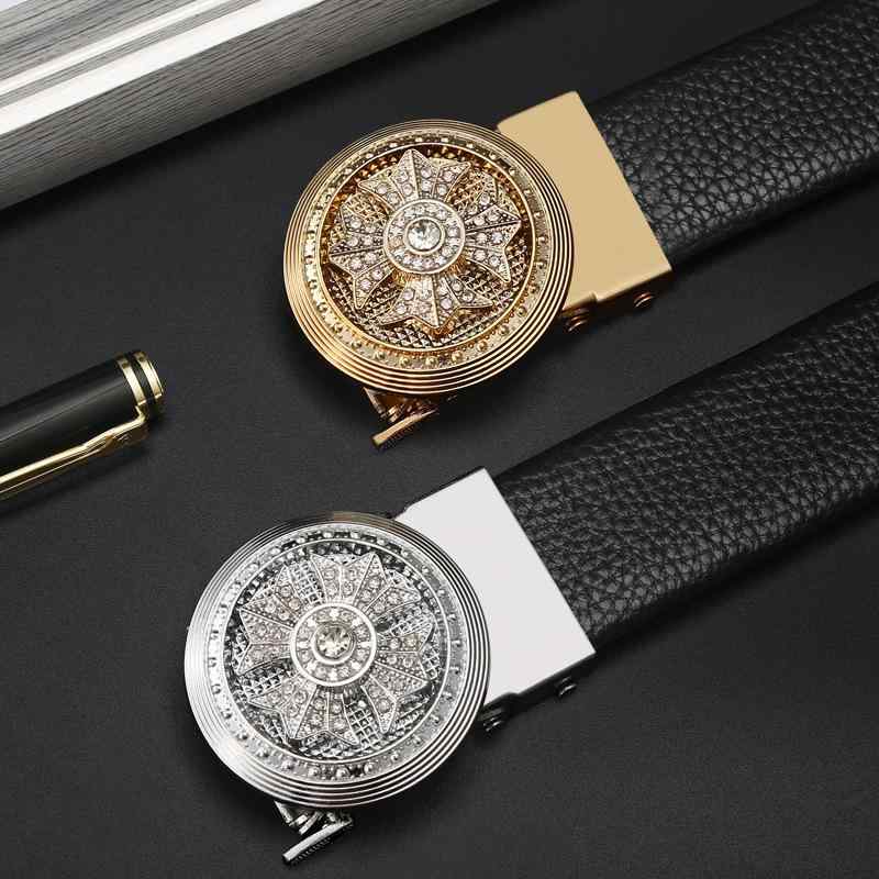 ベルト メンズ 男性用 紳士 オートロック式 PUレザー ライチ型押し 円形彫刻バックル 開運モチーフ ビ..