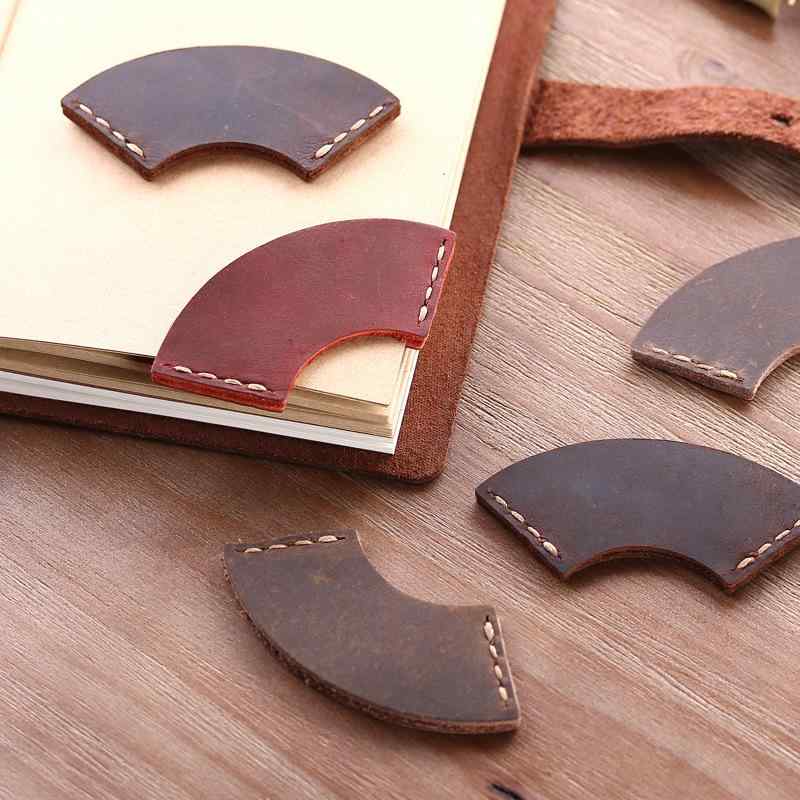 しおり 本革 レザー 扇形 デザイン レトロ アンティーク調 おしゃれ 上質 ブックマーク 読書グッズ 文具 オフィス ビジネス 大人 男女兼用 プレゼント ギ...