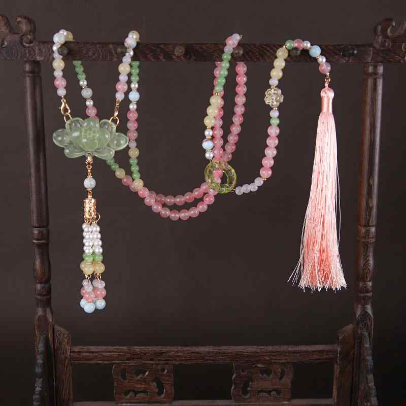 ネックレス 男女兼用 新中式 古風 漢服 蓮の花モチーフ 瓔珞 琉璃 ガラス製 ハンドメイド タッセル付き 馬面スカート 帯飾り 圧襟 ペンダント 装飾品