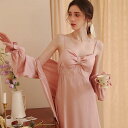 ルームウェア レディース サテン 薄手 長袖 ナイトドレス 2点セット 胸パッド付き ロング丈 セクシー 大人かわいい 純欲系 部屋着 就寝用 春 快適 リラックス ポリエステル素材