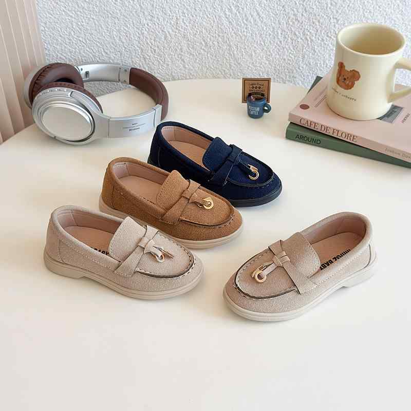 キッズシューズ 子供 男の子 女の子 通気性 履きやすい スリッポン モカシン ローファー イギリス風 レトロ クラシック カジュアル 革靴 レザー 普段使い ベージュ ブルー ブラウン