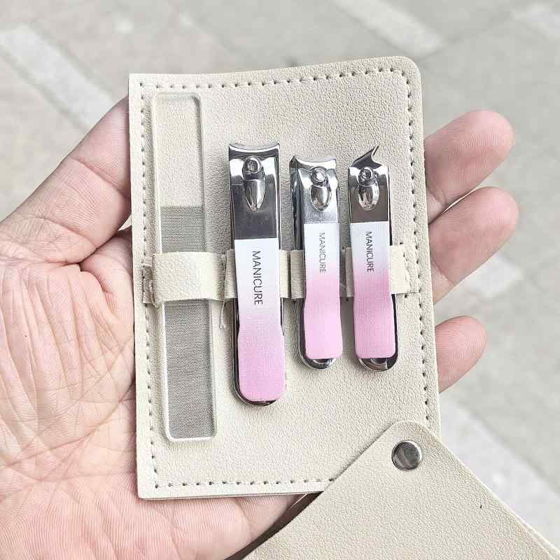 爪切り ネイルケア セット 厚爪用 広口 切れ味抜群 グラデーション おしゃれ 家庭用 携帯用 ステンレス製 多機能 4点セット 爪やすり 甘皮プッシャー 爪磨...