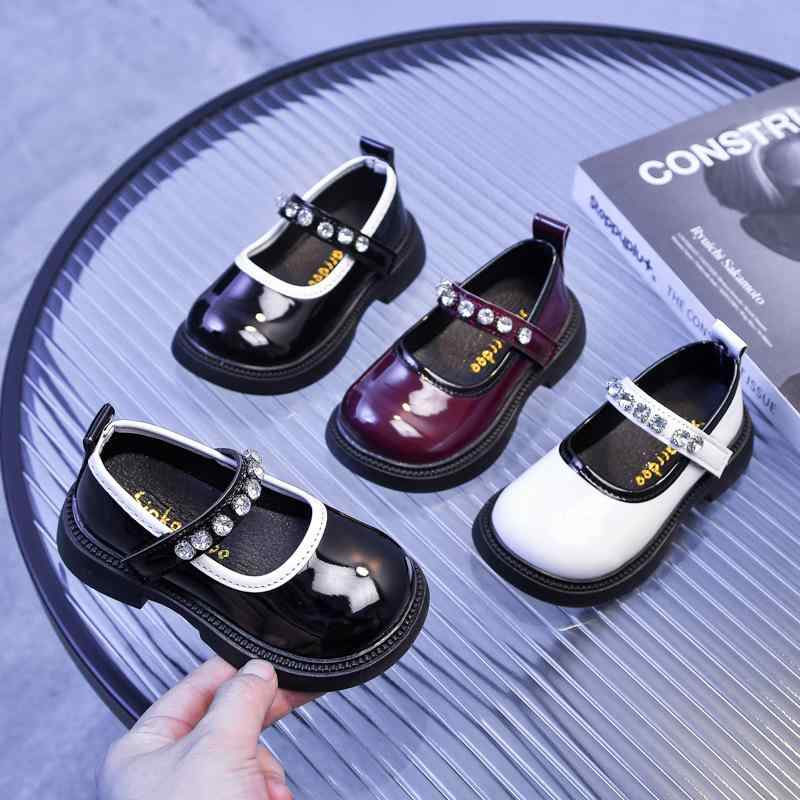 キッズ フォーマルシューズ 女の子 女児 子供 スクール風 ラインストーン レースアップ 学生 発表会 ダンス用 レザー 滑り止め 通気性 耐摩耗 春秋
