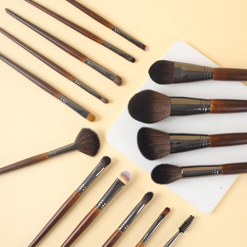 メイクブラシ 15本セット 動物毛 羊毛 ソフトタッチ 極細毛 ファンデーション アイシャドウ対応 プロ仕..