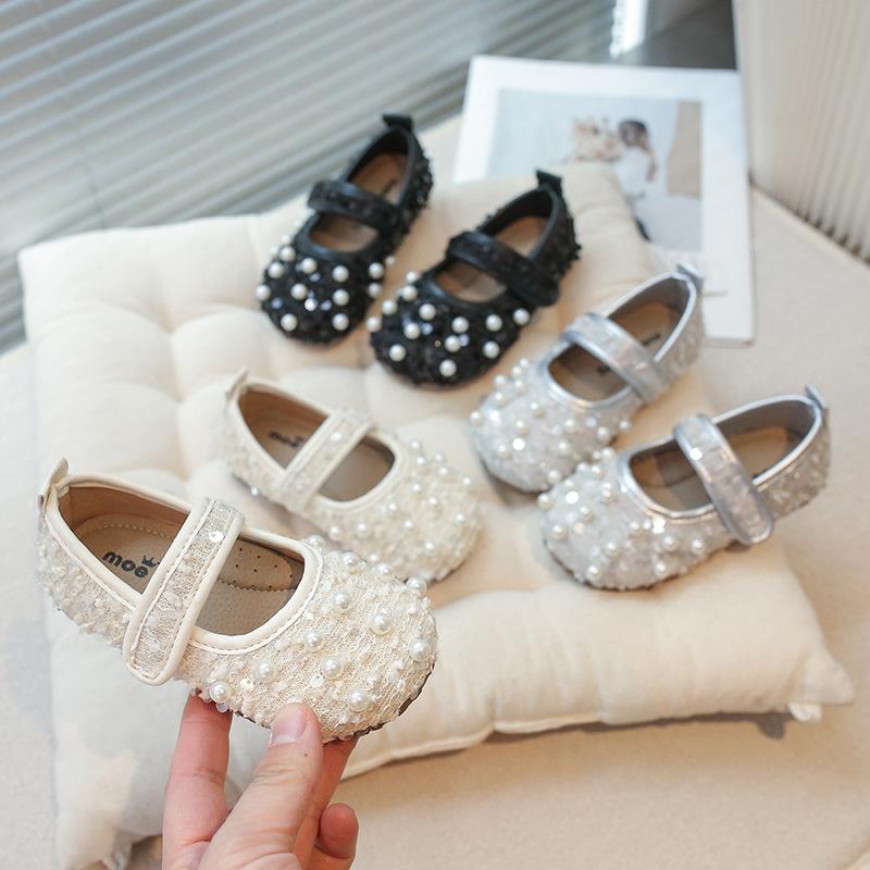 キッズ 女の子 フォーマルシューズ ガールズ プリンセス 発表会 ダンス 靴 韓国風 パール飾り つま先保護 ラウンドトゥ マジックテープ 滑り止め 通気性 合成皮革 春秋