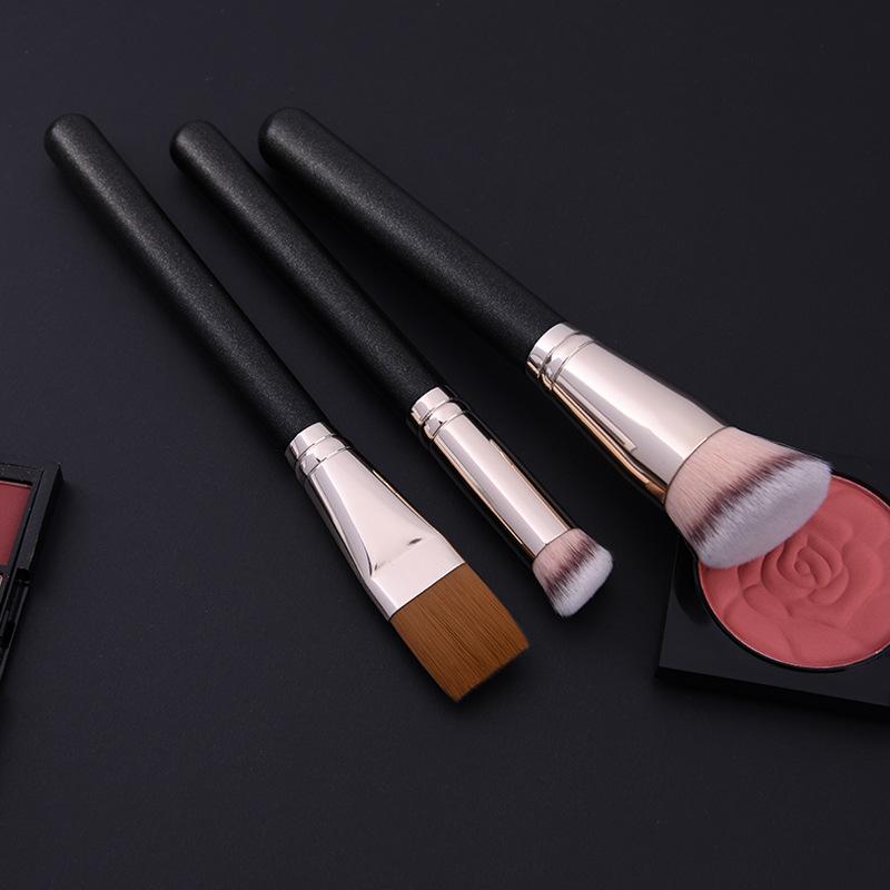 メイクブラシ 携帯用 持ち運び便利 柔らか 人工毛 アルミ製 ファンデーション フェイスパック パウダー チーク コンシーラー 斜めカット 多機能タイプ