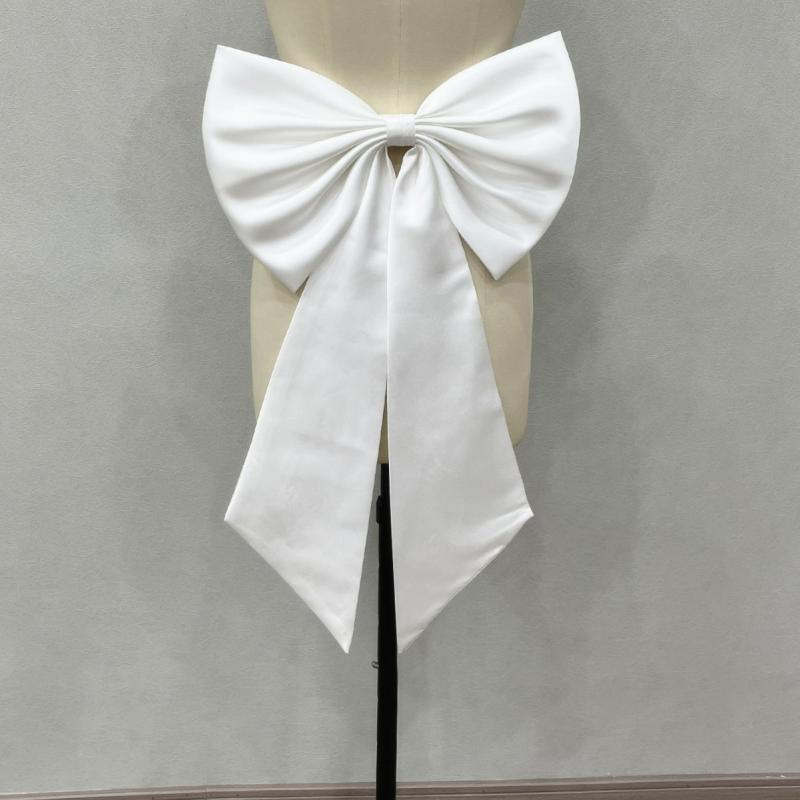 ウェディングベール レディース 花嫁 ウエストリボン ロングトレーン サテン ホワイト シンプル 高級感..