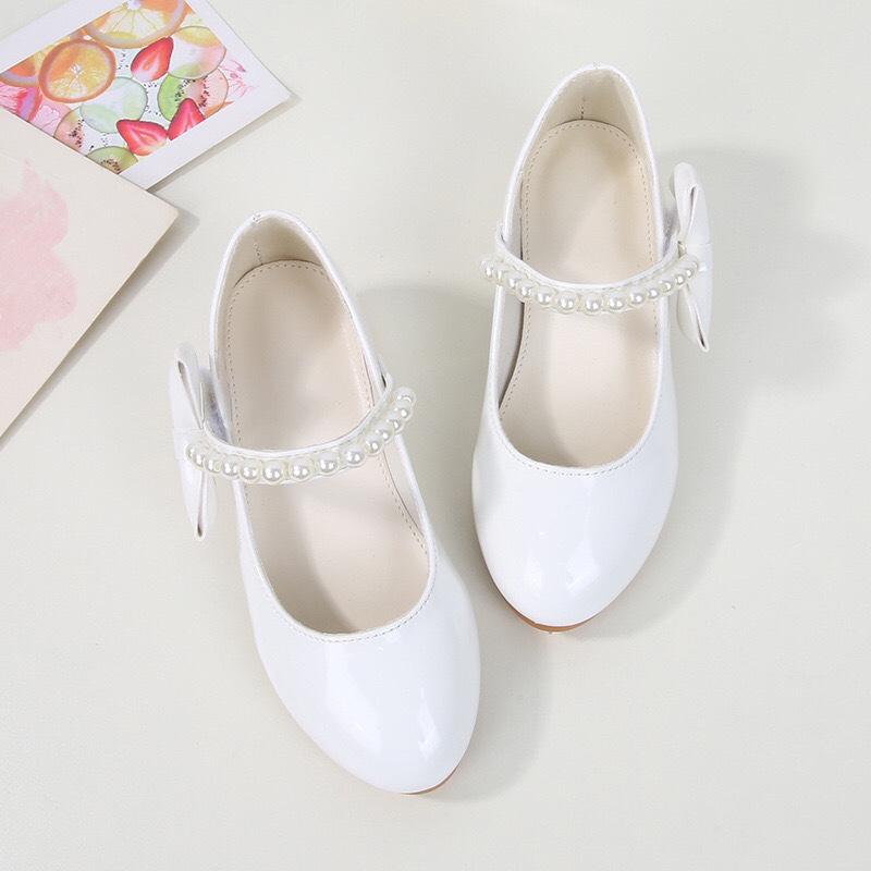 パンプス 女の子 キッズ 子供 ソフトソール 人工皮革 プリンセスデザイン フォーマル ストラップ ローヒール ホワイト 白 春秋 発表会 卒園式 入学式 卒業...