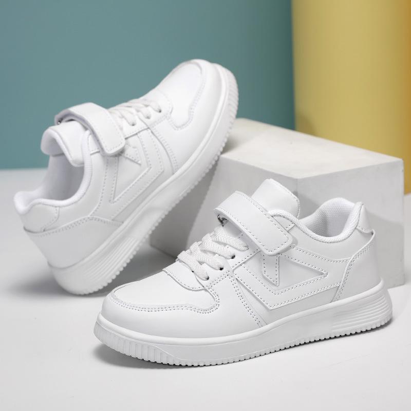 スニーカー キッズ 子供 男の子 女の子 衝撃吸収 クッション 軽量 耐摩耗性 マジックテープ 小学生 ジュニア 幼児 通学 運動会 ホワイト 白 フェイクレザー メッシュ ローカット カジュアルシューズ 運動靴 オールシーズン