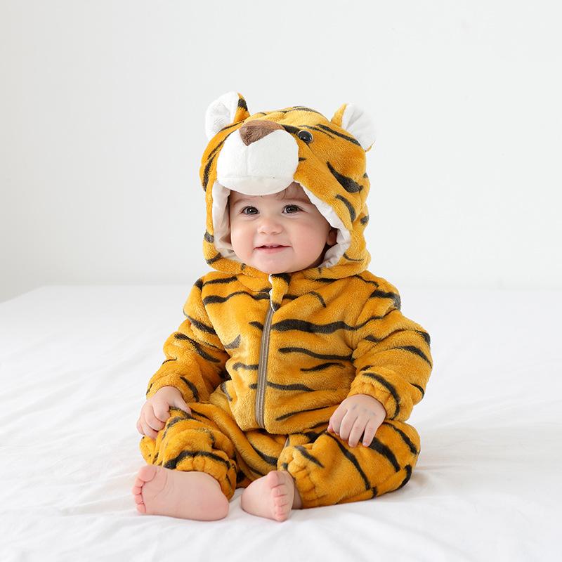 ・カテゴリ: ロンパース・スタイル: カジュアル・タイプ: カバーオール・主な素材: 綿100%・生地名: フランネル・厚さ: 普通・袖丈: 長袖・開閉タイプ: ファスナー・性別: 男女兼用・対象年齢: 新生児 (0〜1歳、身長80cm以下)・安全等級: A類・カラー展開: 小さなトラ、ヒョウ、カラフルユニコーン・サイズ展開: 66cm、73cm、80cm、90cm