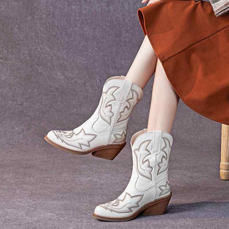 ブーツ レディース スタイルアップ 美脚 本革 牛革 刺繍 ウエスタンブーツ 秋冬 レトロ エスニック調 ポインテッドトゥ チャンキーヒール 太ヒール ミドル丈 黒 アイボリー カジュアル