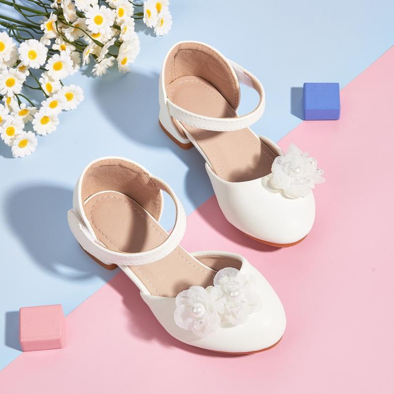 キッズシューズ 女の子 厚底ヒール ストラップ マジックテープ 滑り止め ゴム底 つま先保護 プリンセス風 かわいい フラワーモチーフ マイクロファイバー アイボリー 発表会 舞台 フォーマル 結婚式 入学式 卒業式 春夏秋