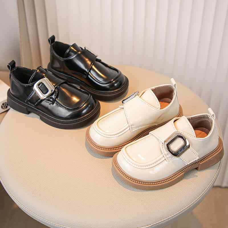 子供靴 女の子 フォーマルシューズ 発表会 卒園式 入学式 卒業式 結婚式 ブラック 黒 マジックテープ 人工皮革 軽量 履きやすい ローカット イギリス風 韓国スタイル カジュアル 万能 春秋