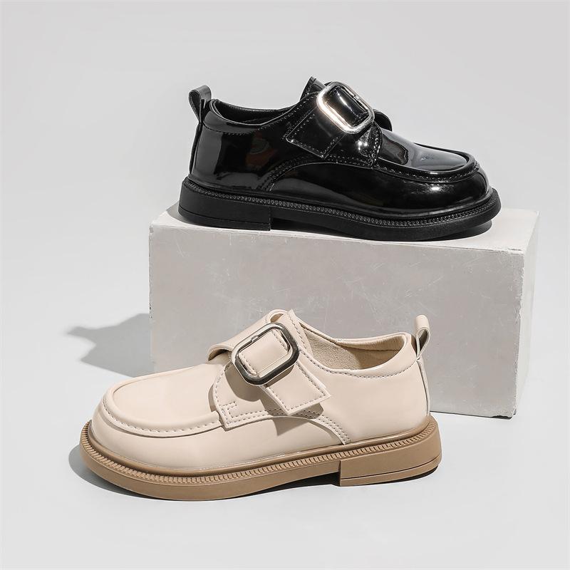キッズ フォーマルシューズ 男の子 女の子 英国風 ローファー 通学靴 黒 オフホワイト PUレザー 合成皮革インソール マジックテープ 滑り止め ゴム底 春秋 耐摩耗性 男女兼用