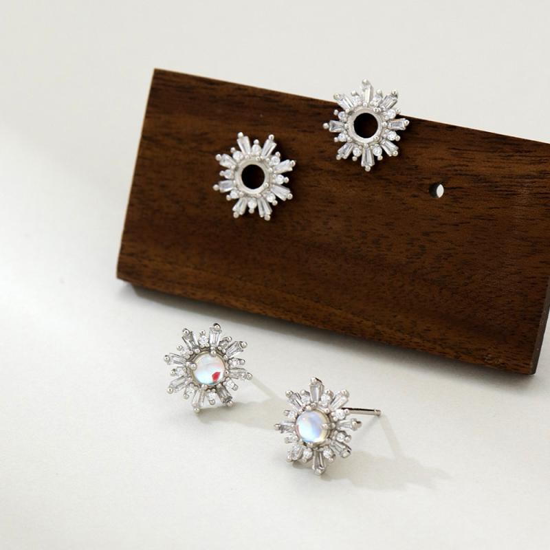 スタッドピアス レディース S925 シルバー プラチナ コーティング 空枠 ラウンド 雪の結晶 マイクロパヴェ ジルコニア 高級感 上品 エレガント クラシック 定番