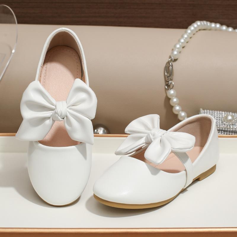 キッズ 女の子 パンプス 通気性 滑り止め 耐摩耗性 白 リボン 発表会 フォーマル プリンセスシューズ 浅履き 柔らかな履き心地 フェイクレザー フラットシューズ 結婚式 入学式 卒園式 七五三 オールシーズン 子供靴