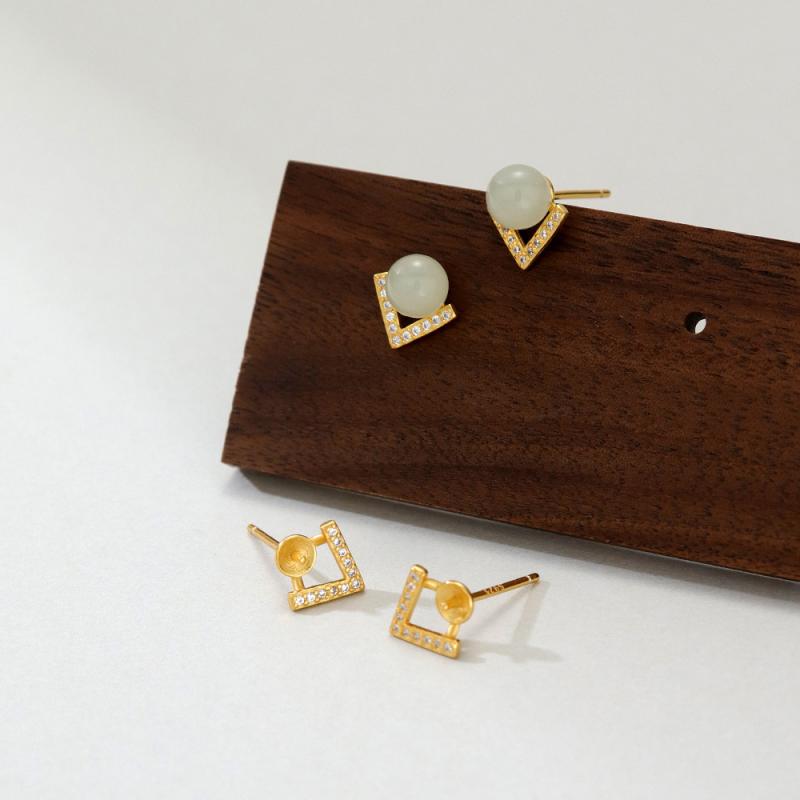 ピアス レディース S925 シルバー ゴールドメッキ キュービックジルコニア トライアングル 三角 幾何学 小ぶり 華奢 上品 高級感 エレガント かわいい 大人可愛い 通勤 オフィス ファッション