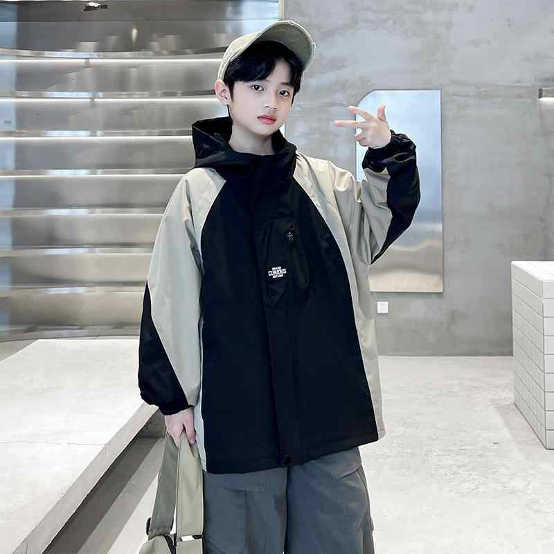 ウィンドブレーカー キッズ 男の子 春秋 フード付き ジップアップ 軽量 ミドル丈 長袖 おしゃれ かっこ..