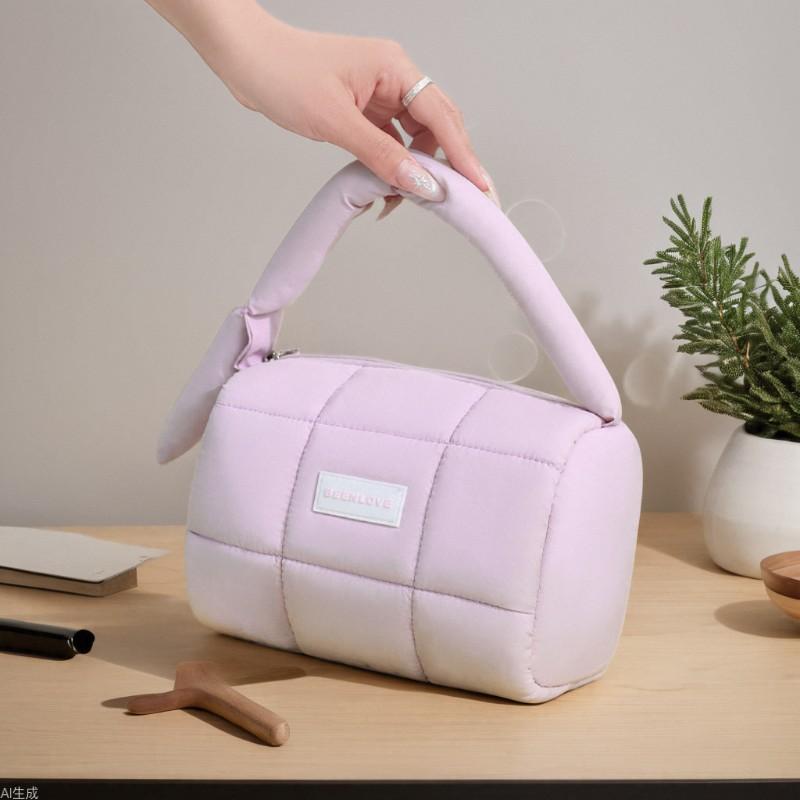 化粧ポーチ 中綿入り キルティング 大容量 シンプル おしゃれ トラベル 旅行用 スキンケア用品 コスメ収納 メイクボックス ピンク グリーン パープル バッグインバッグ ドレッサー 洗面所