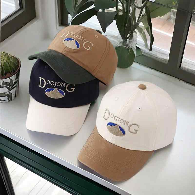 ・カテゴリ: 野球帽・柄: 文字、数字・帽子のトップ形状: 丸型・つばの形状: カーブ・カラー展開: ベージュ、カーキ、ブルー、ネイビー・サイズ展開: 子供用（頭囲50-53cm）、成人用（頭囲54-58cm）・機能: 日焼け防止、通気性、日よけ、サイズ調節可能・主な素材: 綿 71-80%・スタイル: カジュアル、スポーツ、シンプル、ファッション通勤・加工方法: 拓印