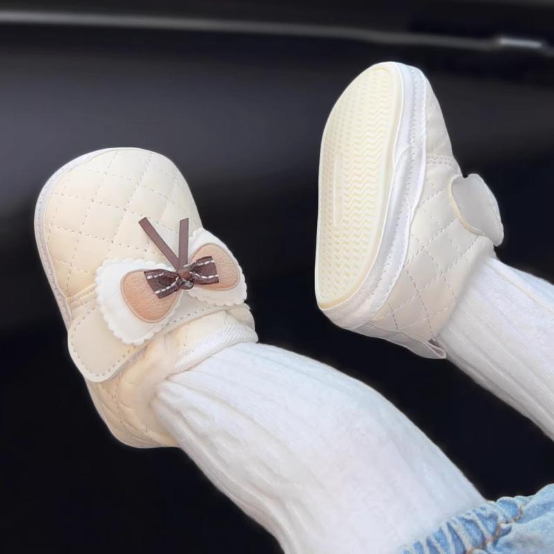 ベビー ファーストシューズ 女の子 乳幼児 0歳 1歳 秋冬 フェイクレザー ソフトソール 裏起毛 滑り止め 保温 あったか マジックテープ プリンセス