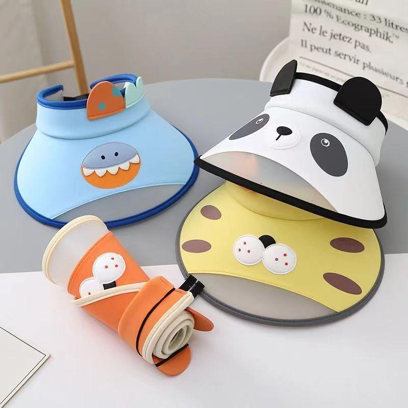 ・カテゴリ: サンバイザー・カラー展開: ピンクうさぎ、イエローとら、オレンジとら、ベージュきりん、ブルーきょうりゅう、白黒パンダ・対象年齢: 2～12歳推奨・つばのスタイル: ワイドブリム・機能: 通気性、保温性、日よけ、防虫、落下防止・スタイル: キャラクター・主な素材: ポリエステル51～60%・柄: 動物、図形