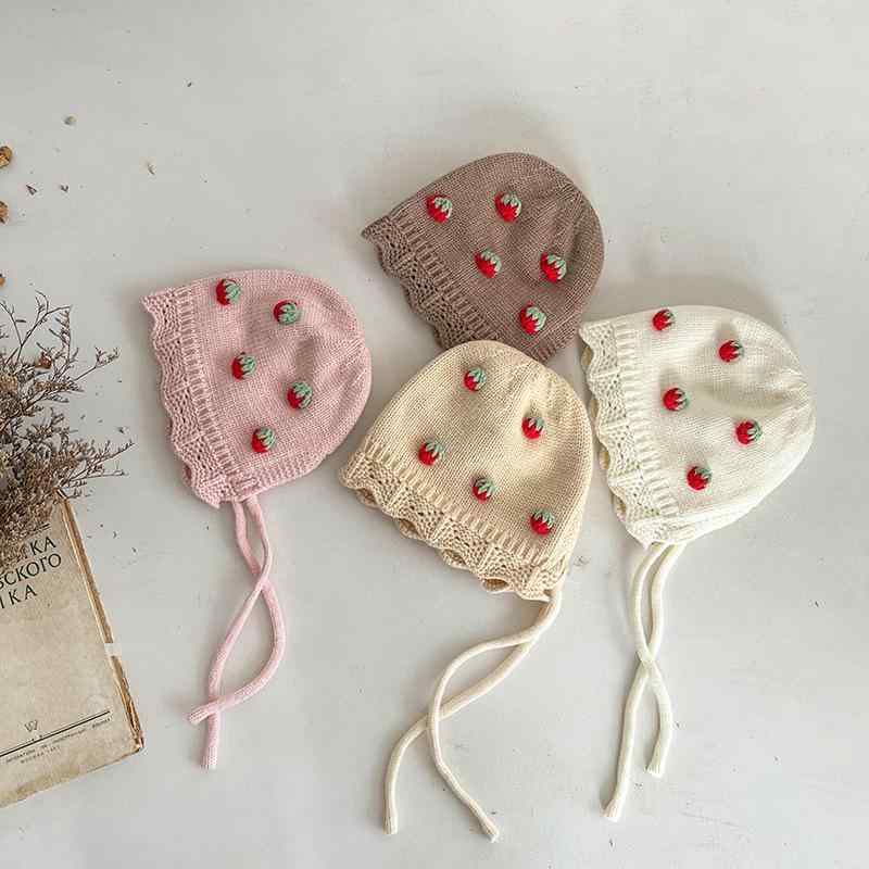 ニット帽 ベビー 女の子 あったか 防風 UVカット 秋冬 いちご フリル プリンセス かわいい ポリエステ..
