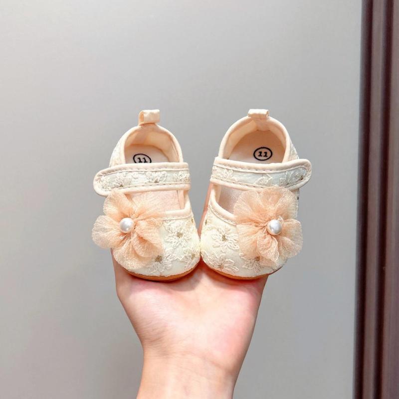 ファーストシューズ 女の子 ベビー 春秋 リボン プリンセス 通気性 マジックテープ ソフトソール 滑り止め 足元保護 綿素材 ピンク ホワイト アプリコット