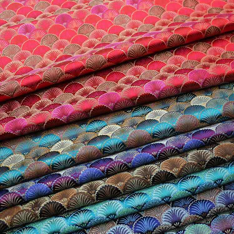 生地 中華風 チャイナドレス 舞台衣装 子供用 人形衣装 モンゴル衣装向け 高級感 手織りジャガード 花柄装飾 錦織りサテン ポリエステル 中厚手 幅75cm 先染め 装飾布 テーブルクロス クッションカバー 手芸用