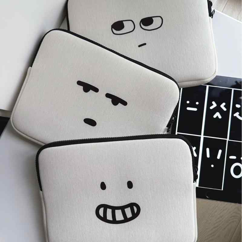 ノートPCケース ユニセックス 韓国風 かわいい 表情柄 耐衝撃 軽量 インナーケース 保護ケース 通勤 通学 13インチ 15.6インチ対応 白