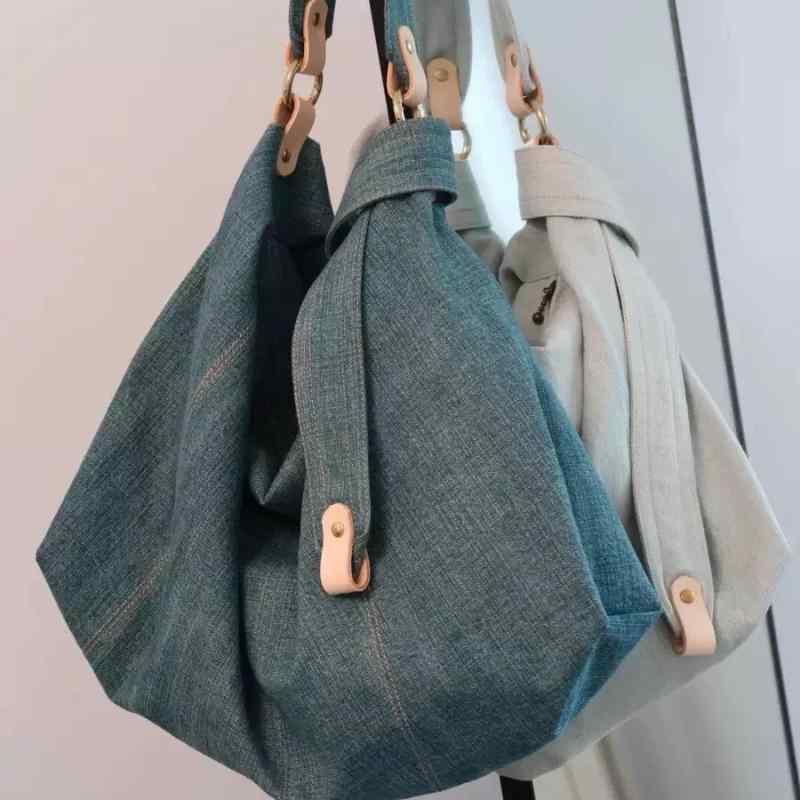 バッグ レディース 大容量 ファスナー開閉 デニム 帆布 リラックス カジュアル ワンショルダー 肩掛け 斜め掛け ホーボー トート 通勤 旅行 ミディアム デニムブルー(4)