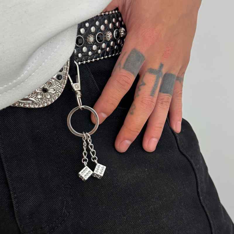 キーホルダー メンズ 電気メッキ加工 金属製 チェーン 万能 欧米風 ヒップホップ 個性的 サイコロ ダイス柄 キーリング バッグチャーム パンツチャーム ファ...