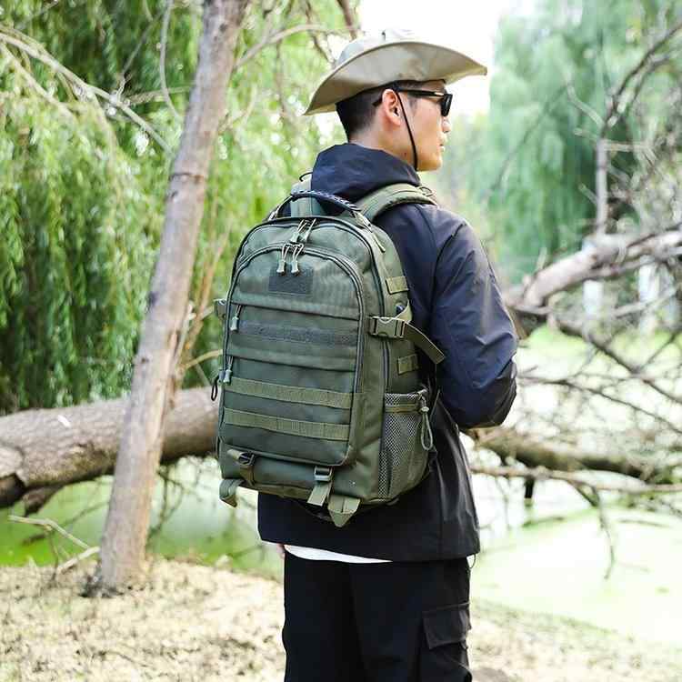 リュックサック 男女兼用 超軽量 負担軽減 エアクッション背面保護 登山 ハイキング キャンプ アウトドア スポーツ 戦術 ミリタリー 迷彩 ナイロン製 大容量 56L-75L ブラック カーキ グリーン(4)