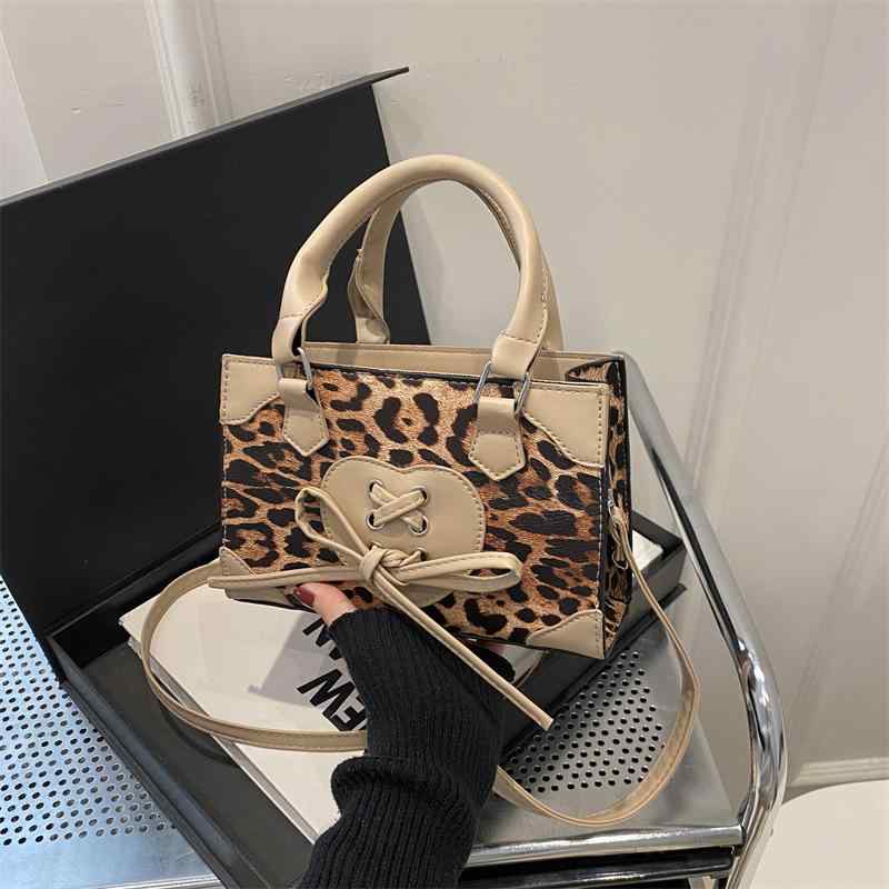 バッグ レディース ヒョウ柄 リボン 斜めがけ ショルダーバッグ ハンドバッグ 肩掛け 手提げ PUレザー ミニ スクエア型 ファスナー開閉 デイリーユース 通勤 お出かけ 多機能