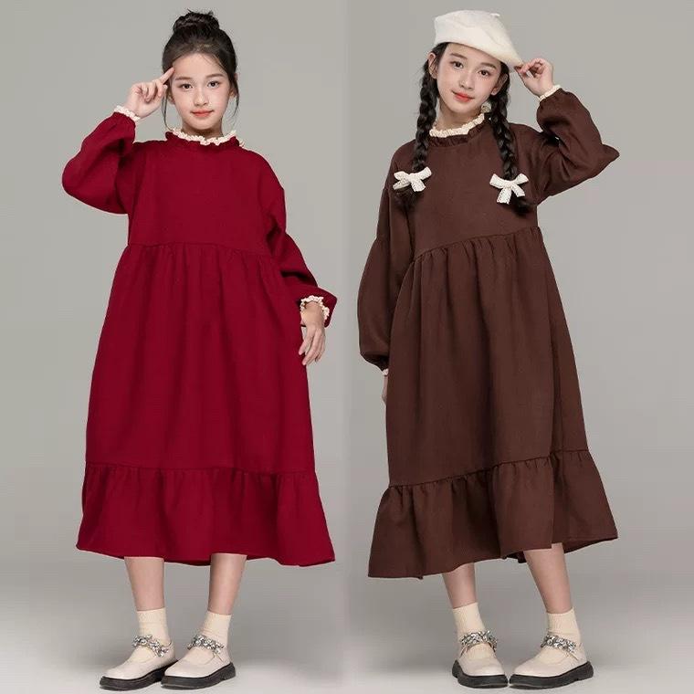 ・スタイル: 韓国風・生地: コーデュロイ・カテゴリ: 子供用ワンピース・主な素材: ポリエステル100%・性別: 女の子向け・対象年齢: 中大童（8歳以上、140cm以上）・柄: 無地・加工: 起毛・季節: 秋、冬・袖丈: 長袖・裾のデザイン: 切り替えデザイン・裏地素材: スパンデックス3%・デザイン要素: レース・カラー展開: レッド（春秋用）、ブラウン（春秋用）、レッド（裏起毛）、ブラウン（裏起毛）・適応身長: 120cm、130cm、140cm、150cm、160cm、165cm
