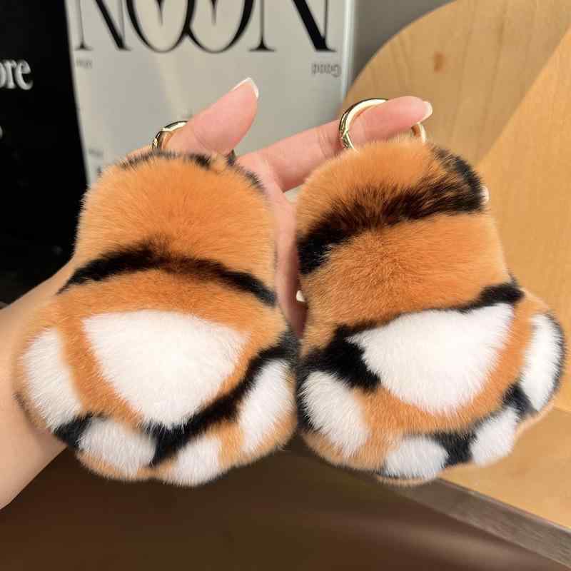 キーホルダー ふわふわ もこもこ リアルラビットファー かわいい 虎の肉球 ぬいぐるみ マスコット 車用 キーチャーム バッグチャーム アニマル 雑貨