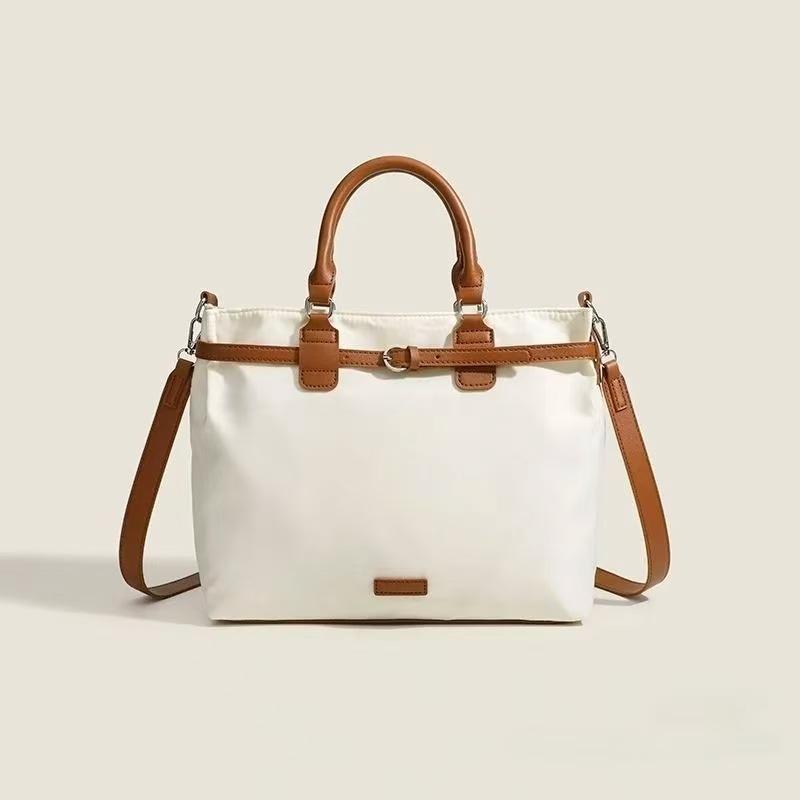 バッグ レディース 厚手 ナイロン 大容量 12インチPC収納 耐摩耗性 通勤 お出かけ リュック 手提げ 斜め掛け トートバッグ