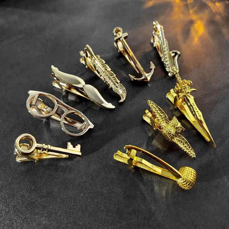 ネクタイピン 男女兼用 ゴールドカラー 髭 メガネ アンカーモチーフ 金属製 電気メッキ加工 ビジネス ..