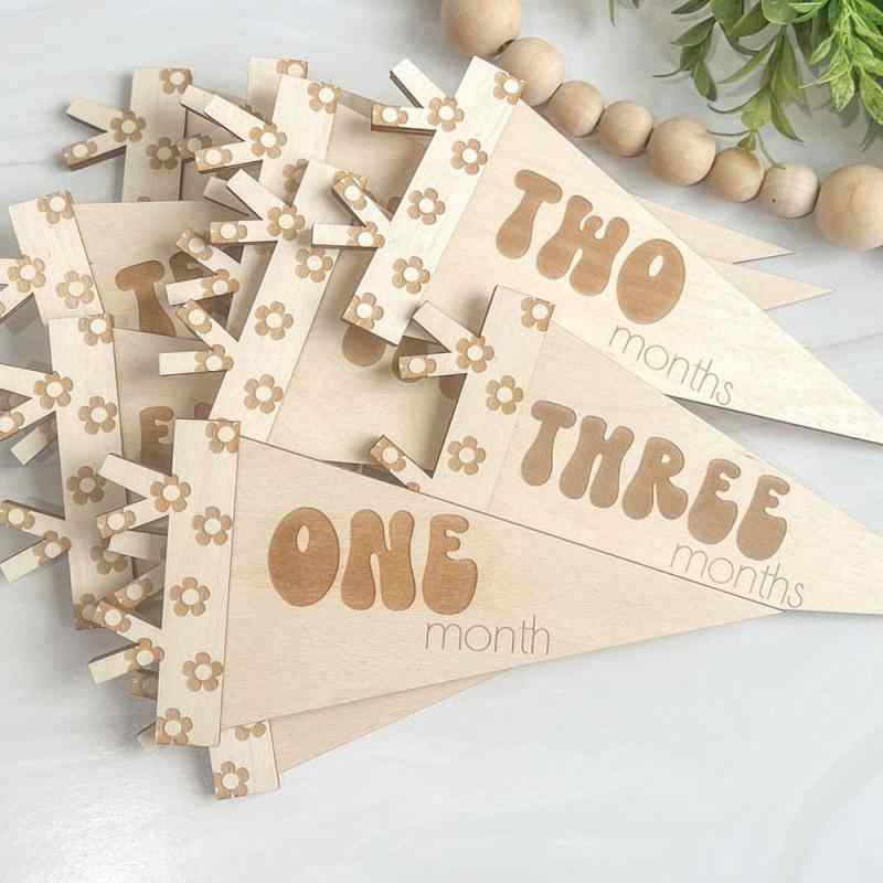 壁飾り ベビー 赤ちゃん 北欧風 木製 三角旗 マイルストーン プレート 撮影小道具 月齢フォト 記念写真..