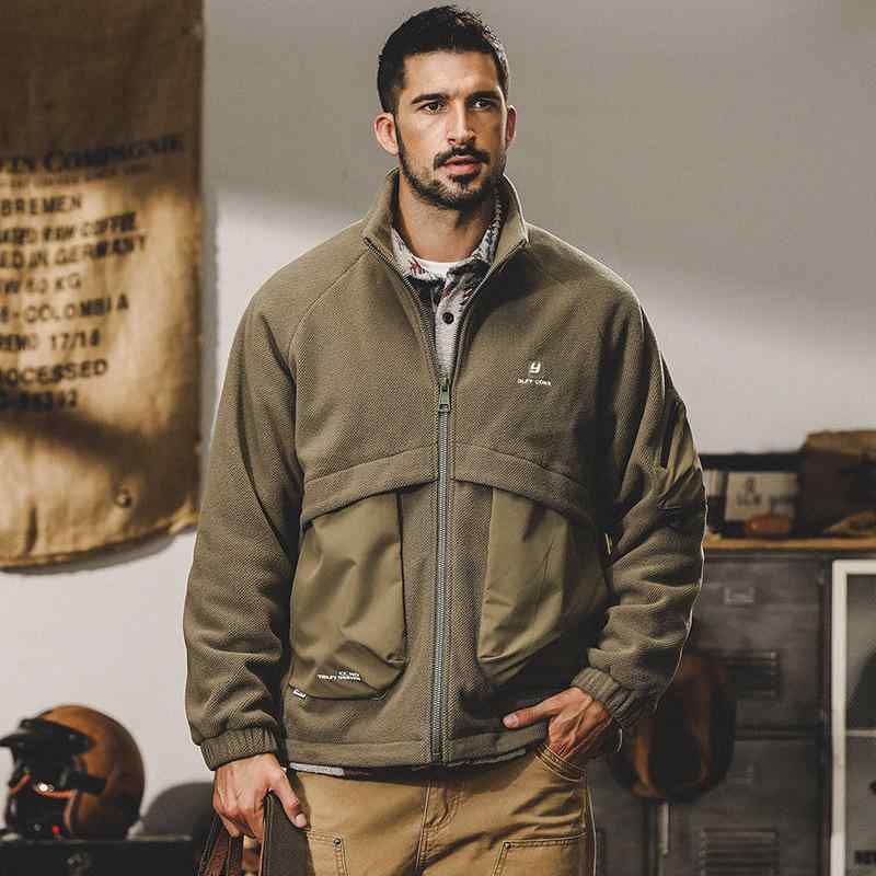 ・カテゴリ: ジャケット・スタイル: ベーシック・ネックライン: スタンドカラー・袖丈: 長袖・袖口: リブ・着丈: レギュラー・裾: ラウンドヘム・フィット: ルーズ・前立て: ジッパー・厚さ: 薄手・主な素材: ラビットファー、綿・デザイン: 配色切り替え・加工: ノーアイロン・ポケット: サイドシーム・シーン: スポーツ・着用方法: アウター・カラー展開: グリーン、ブラック・サイズ展開: M、L、XL、2XL、3XL、4XL・対象: 青少年・性別: 男性