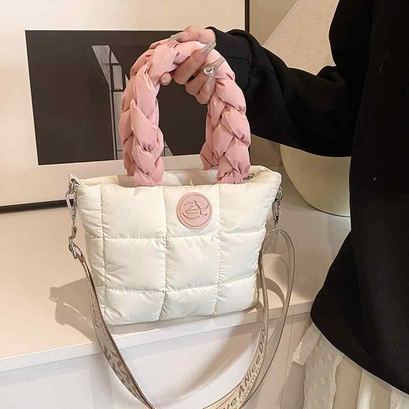 トートバッグ レディース 女性用 中綿入り ダウン風 軽量 A4対応 カジュアル 韓国風 個性的デザイン ハンドバッグ 手提げ鞄 通勤 通学 マザーズバッグ デイリーユース