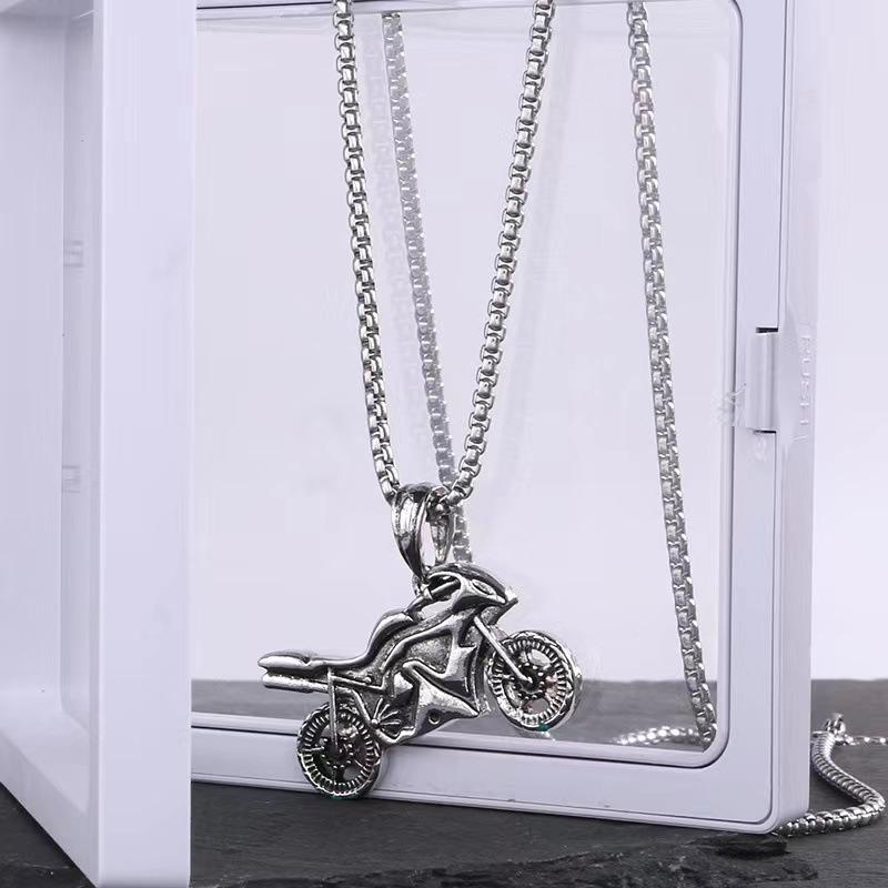 Other - ネックレス メンズ 男性用 チタン鋼製 電気メッキ加工 レトロ 個性的 バイク モーターサイクル ペンダント ヒップホップ ストリート 韓国ファッション ロング丈 カジュアル ユニセックス 合金製 ホイールデザイン