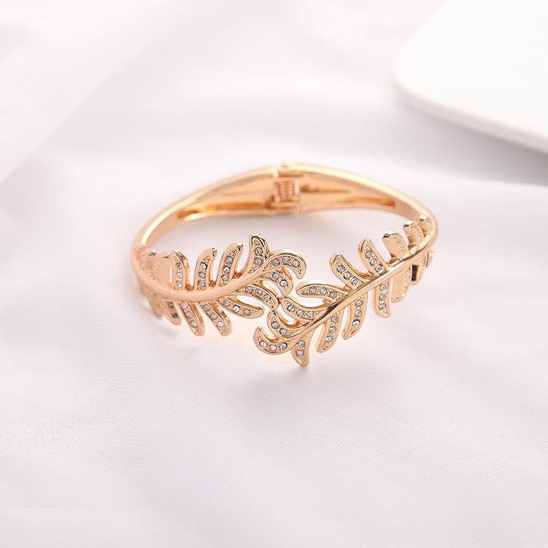 カーテンタイバック 穴開け不要 金属製 全面ラインストーン ビジュー ゴールド フェザー リーフ 高級感 シンプル モダン おしゃれ 窓装..