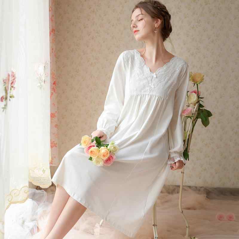 ルームワンピース レディース 通気性 伸縮性 快適 フレンチ 宮廷風 高級感 レース Vネック ロング丈 コットン チュール プリンセス 姫系 セクシー 春秋 部屋着 外出OK